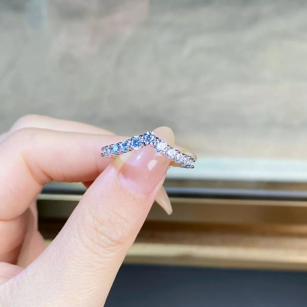 925 Sterling Silver Zircon V-Shaped Ring