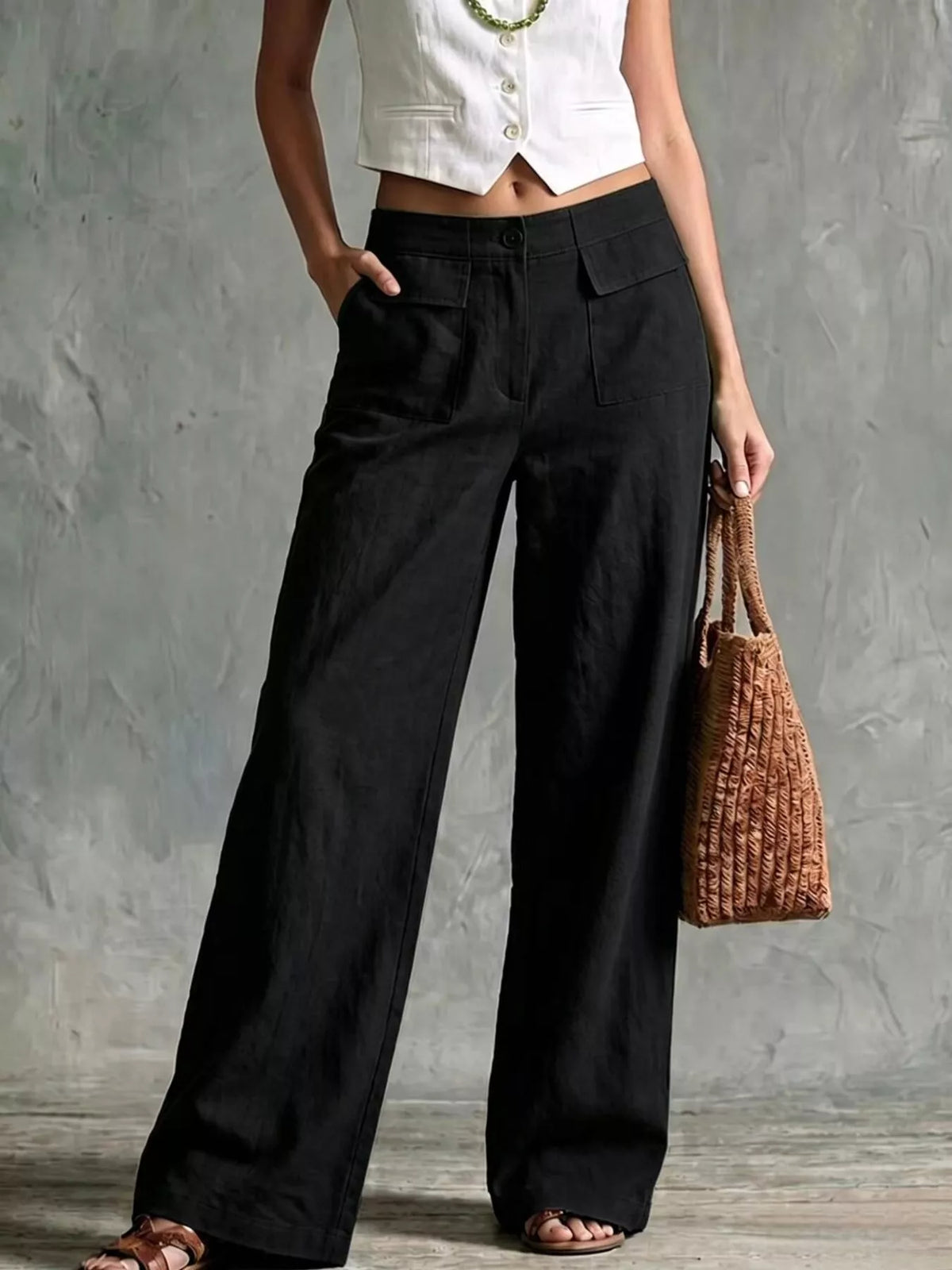 Black high-Waisted Wide-Leg Cargo Pants