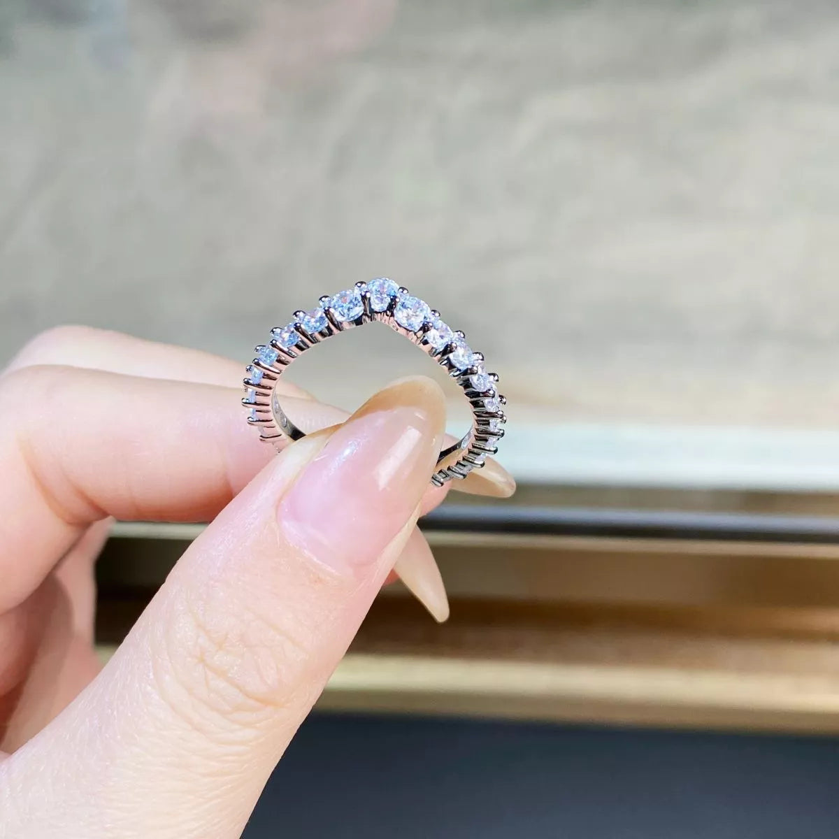 925 Sterling Silver Zircon V-Shaped Ring