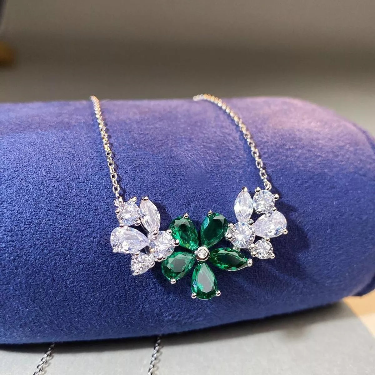 925 Sterling Silver Zircon Flower Necklace